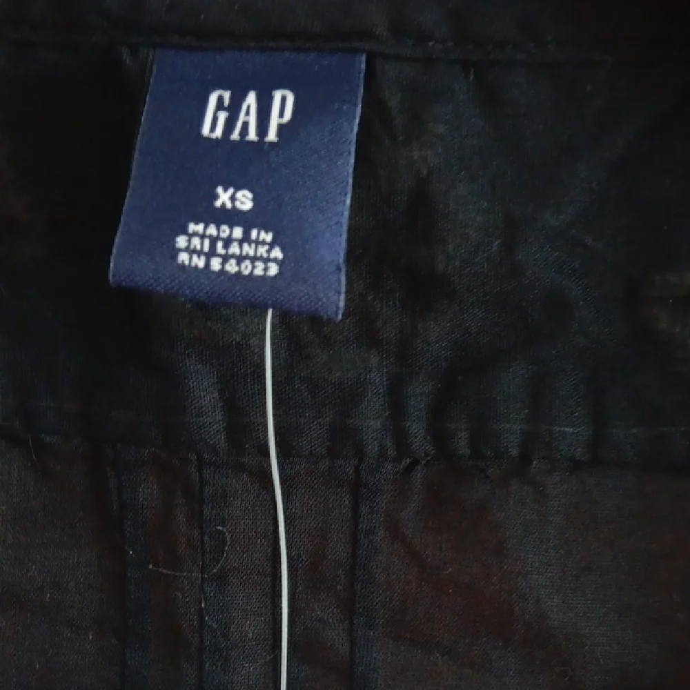 GAP Blue Sleeveless Crew Neck Blouse - Picture 2 of 10
